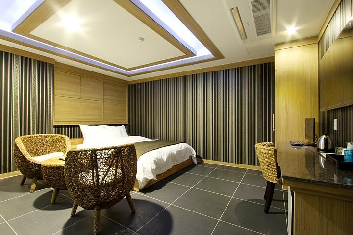 Suwon Orsay Business Hotel Экстерьер фото